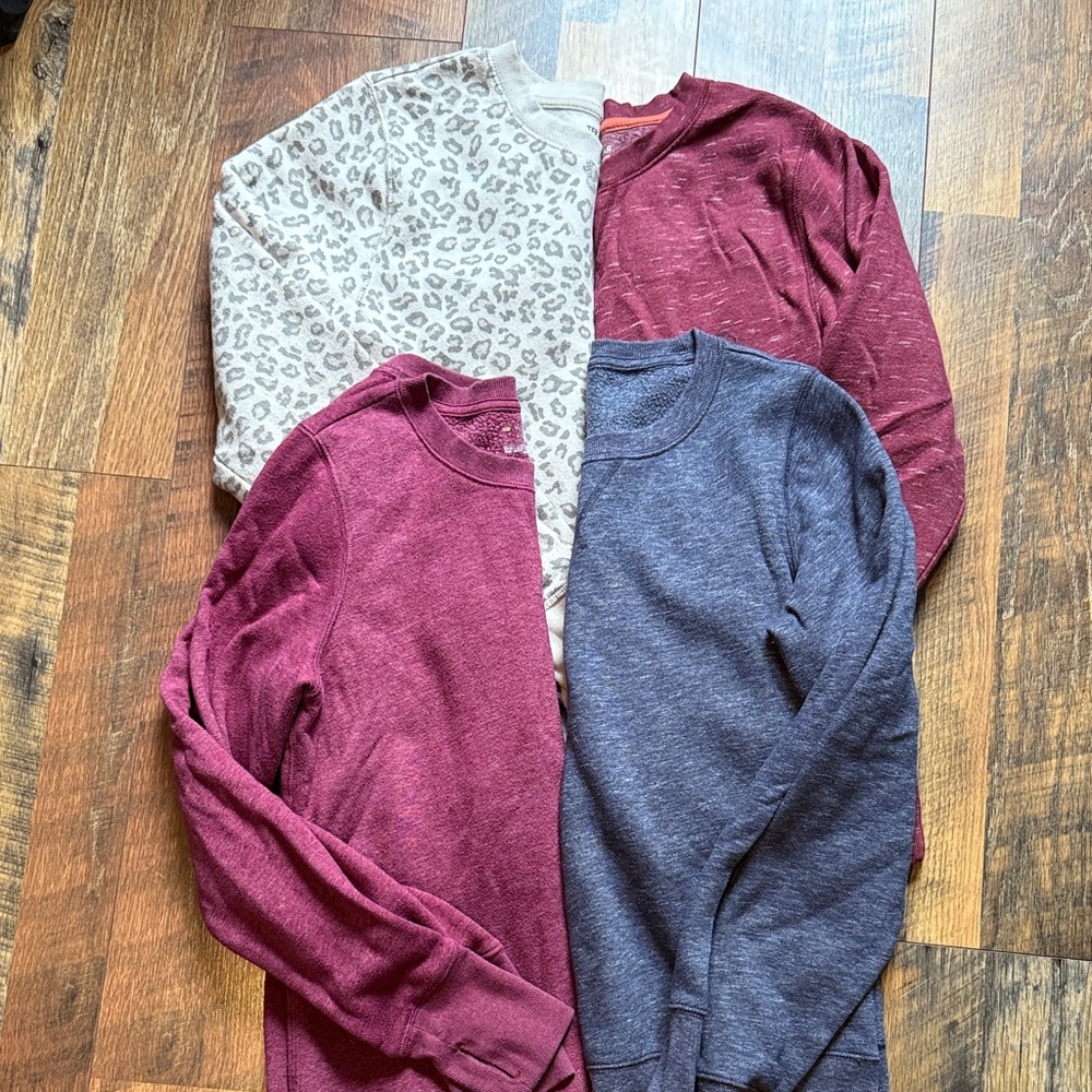 Set of Four Crewneck Sweaters Tek Gear